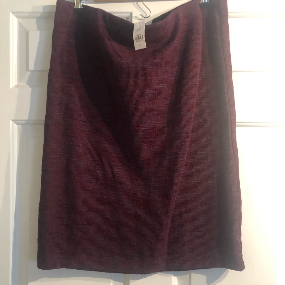 Loft pull on skirt.  NWT